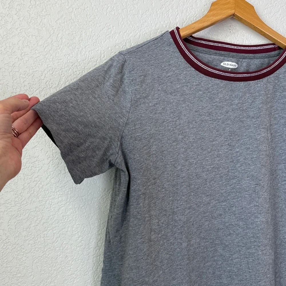 Old Navy Short Sleeve T Shirt Gray and Maroon Red size Medium - Picture 3 of 8